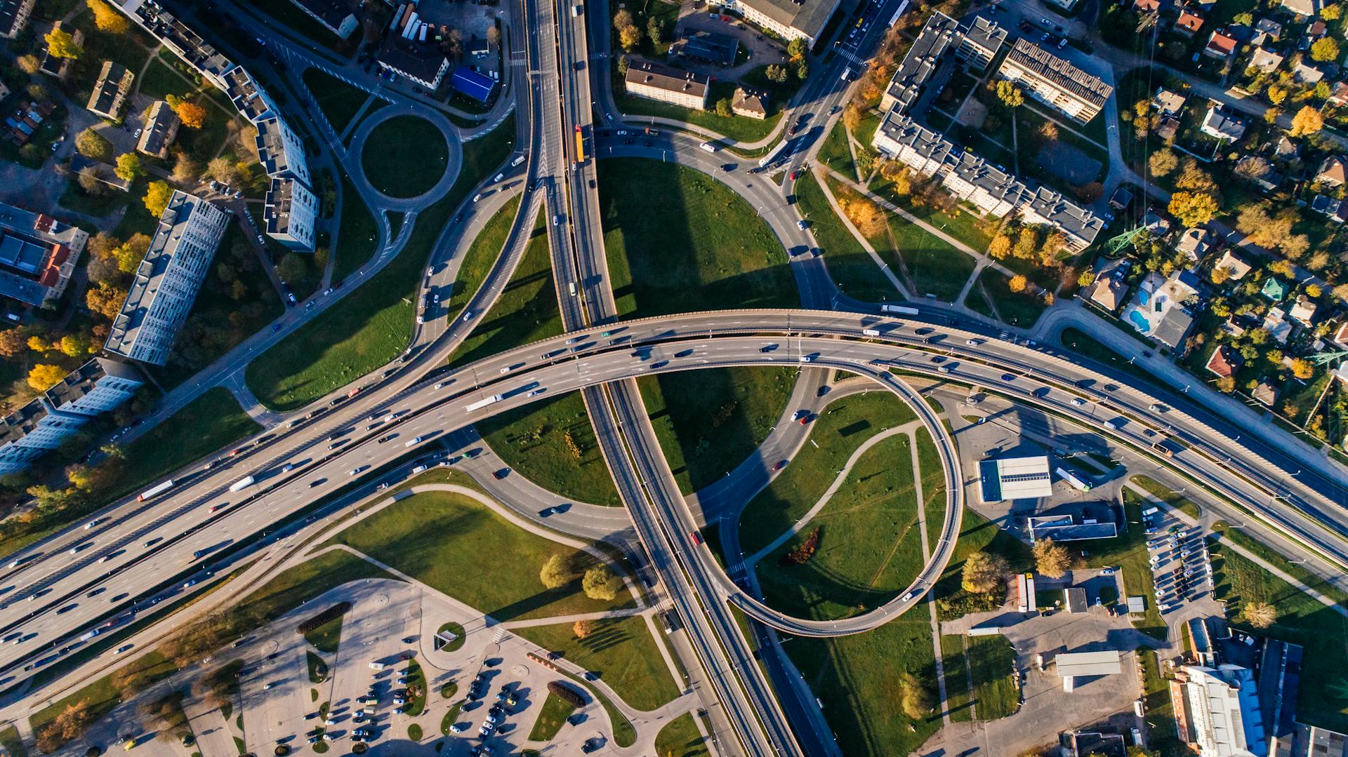 Read more about the article Fulfilling The Need for Immediate and Secure Fiber-Grade Network Connectivity Along Highways